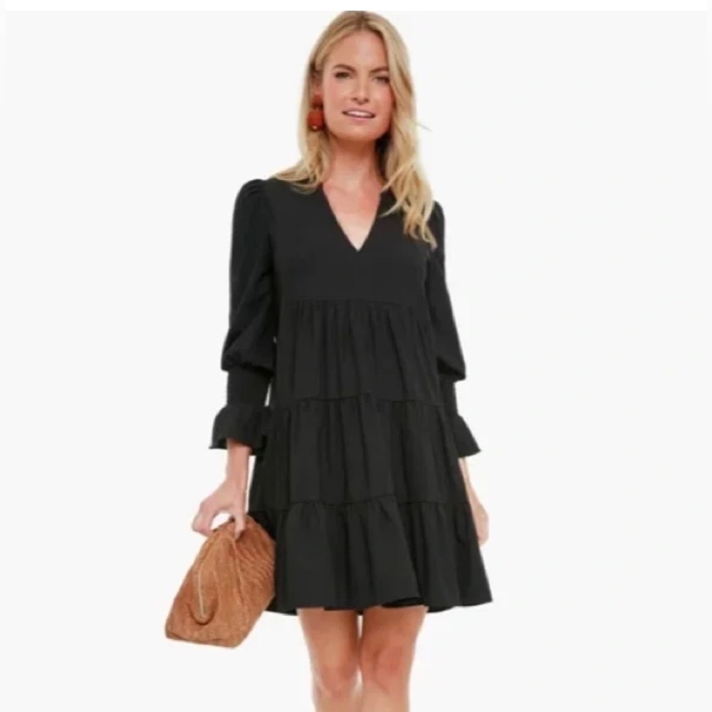 Pomander Place Tuckernuck Flutter sleeve dress with ruched sleeves. Midi length.